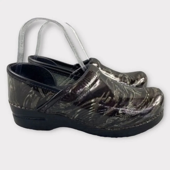 DANSKO PROFESSIONAL WHIRL PATENT leather clogs womens EU‎ 38 US 7.5 work nursing - Picture 1 of 13
